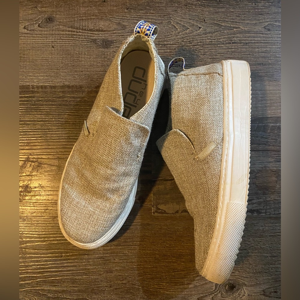 Hey Dude Linen Sneaker Size 7